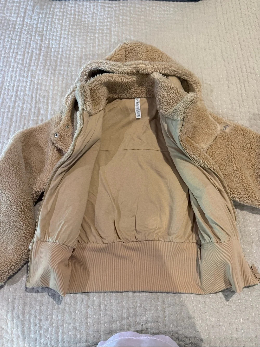 ALO Foxy Sherpa Jacket- Beige